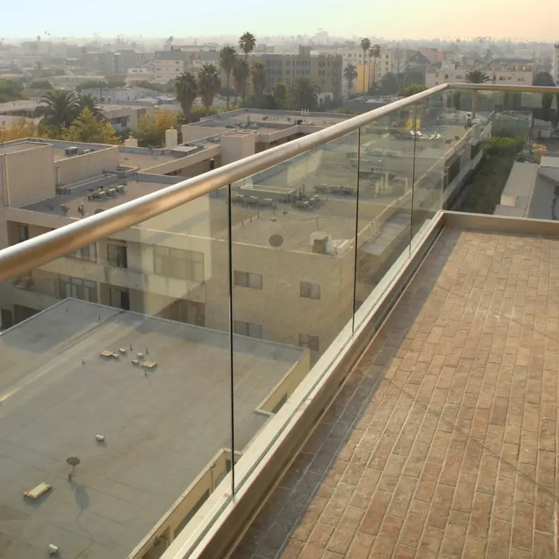 Profilés en aluminium pour villa de luxe de couleur or