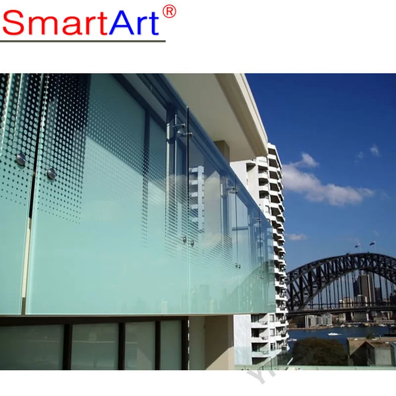 درابزين زجاجي للشرفات الجانبية