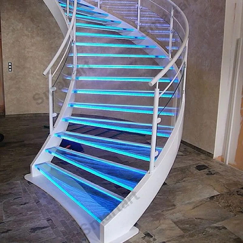 escalier en verre incurvé au design moderne et au style unique
