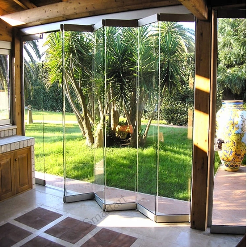 باب زجاجي قابل للطي بدون إطار في أستراليا  