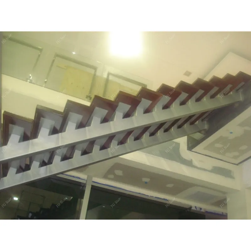 درج داخلي عصري مستقيم مزدوج الأوتار مصنوع من الخشب والفولاذ