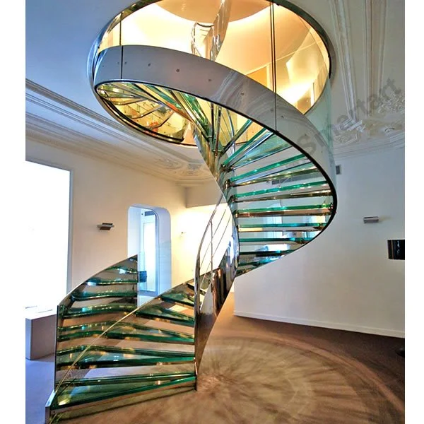 escalier en verre incurvé au design moderne et au style unique
