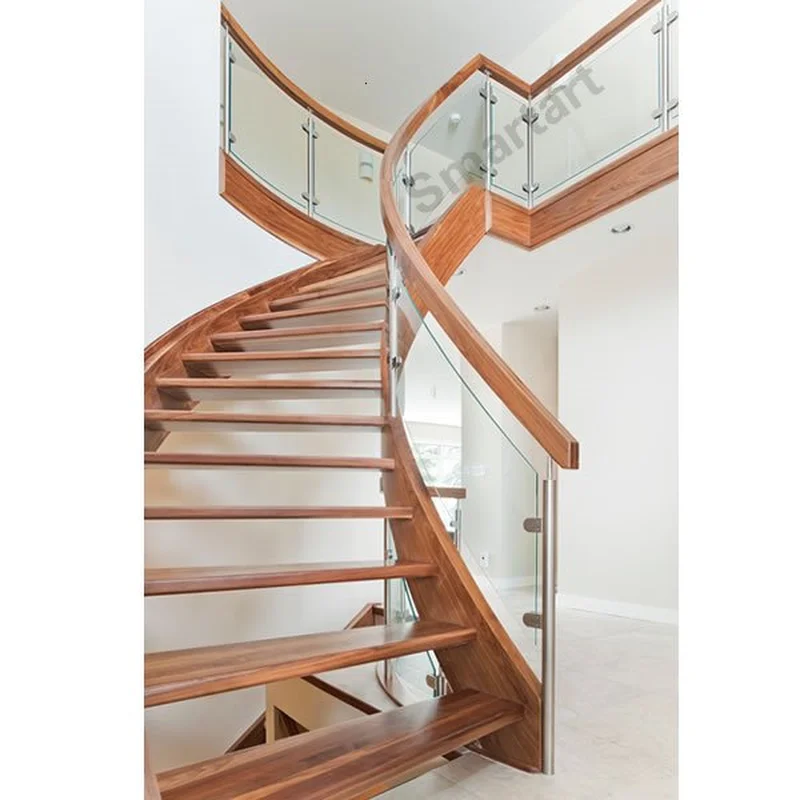 escalier en verre à double limon de style moderne pour l'intérieur  