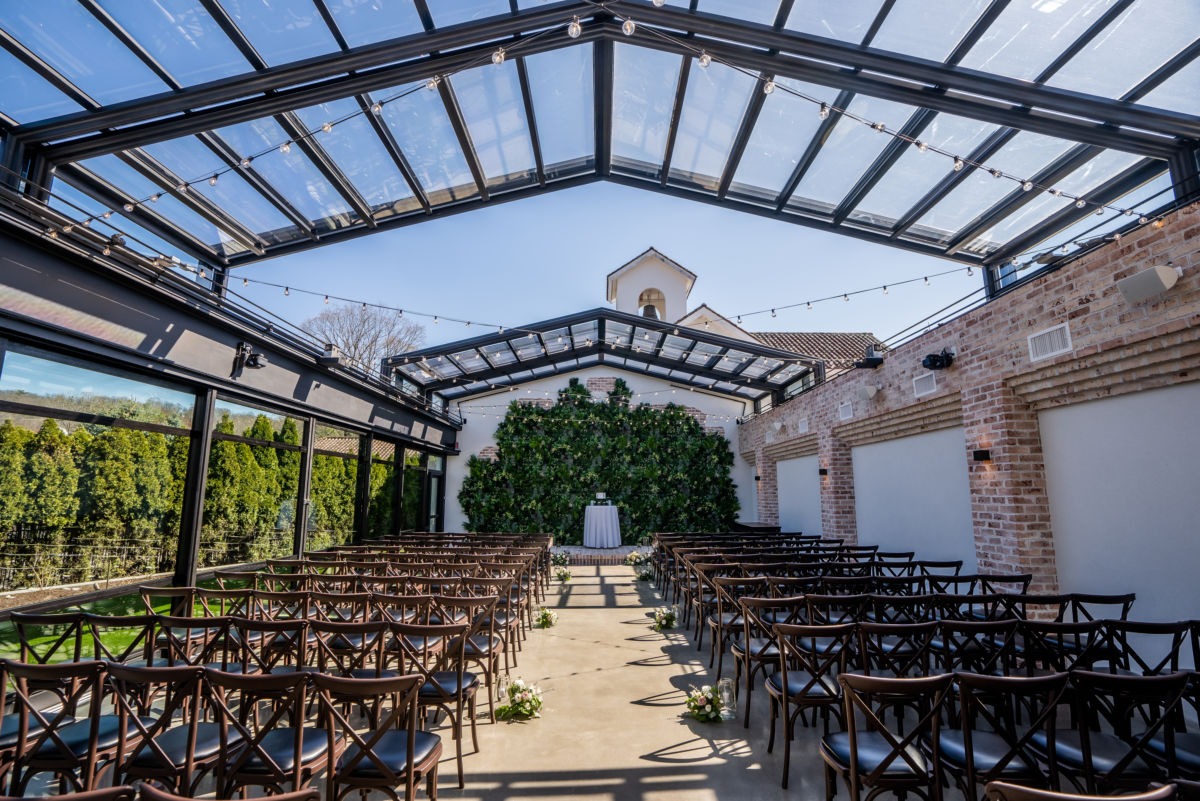 Motorized Glass Roofs:Elevating Outdoor Living Experiences