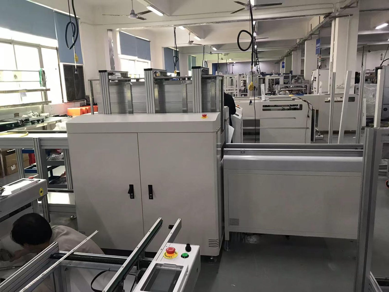 SUL350L magazine unloader with soft-touch control panel