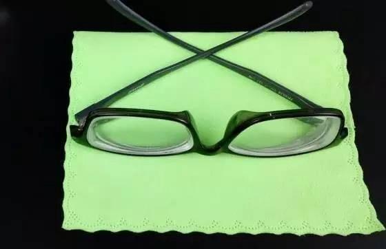 glasses cleaning cloth.jpg