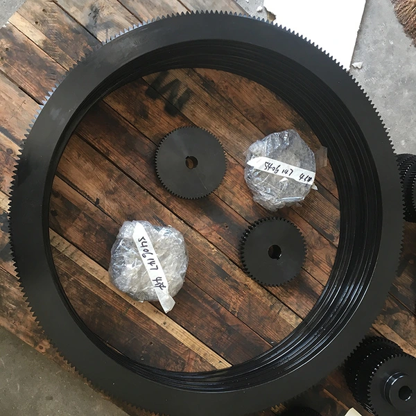 Personnalisation d'engrenages, tournage, usinage CNC, forgeage