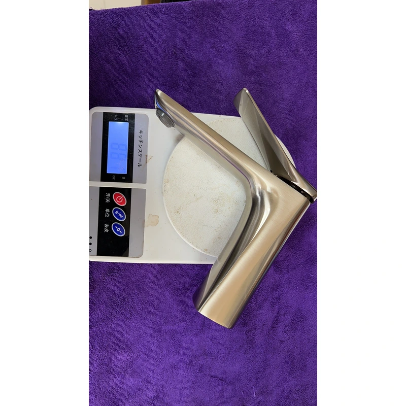 brassbasin faucet  bathroom faucet  cold and hot water faucet