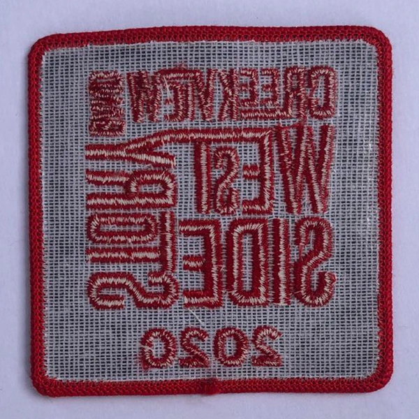 утюг на вышитых нашивках значки для форменных курток