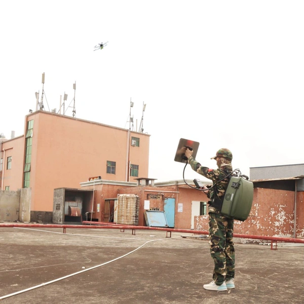 1,5-километровый рюкзак БПЛА направленная антенна gps l1l2 2,4g 5,8g система защиты от беспилотников