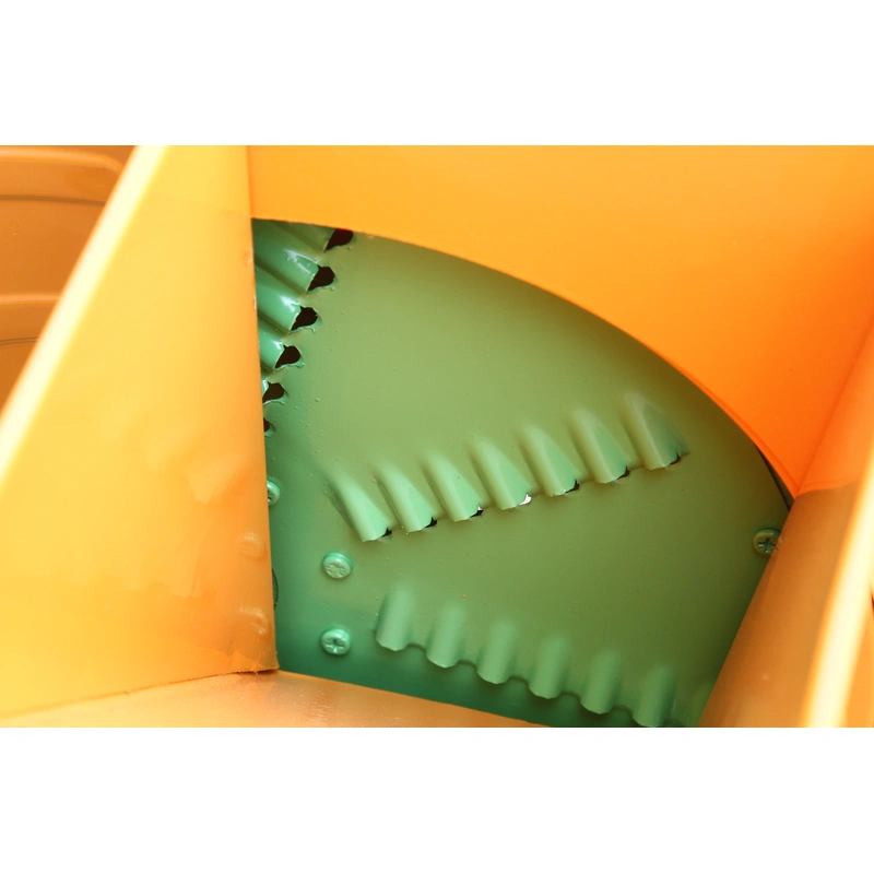 Small grater and slicer