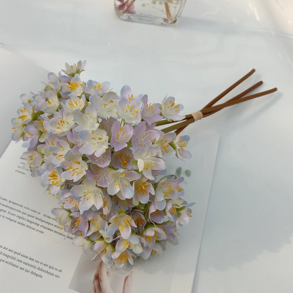 Artificial Luwei flower bouquet for home wedding decoration