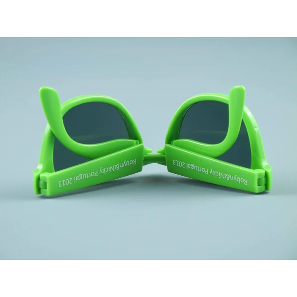 China Customized Folding Sunglasses With Logo 