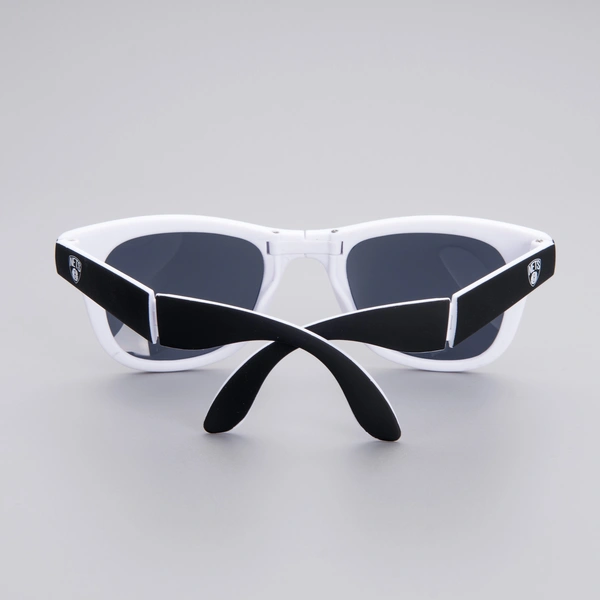 China Customized Folding Sunglasses With Logo 