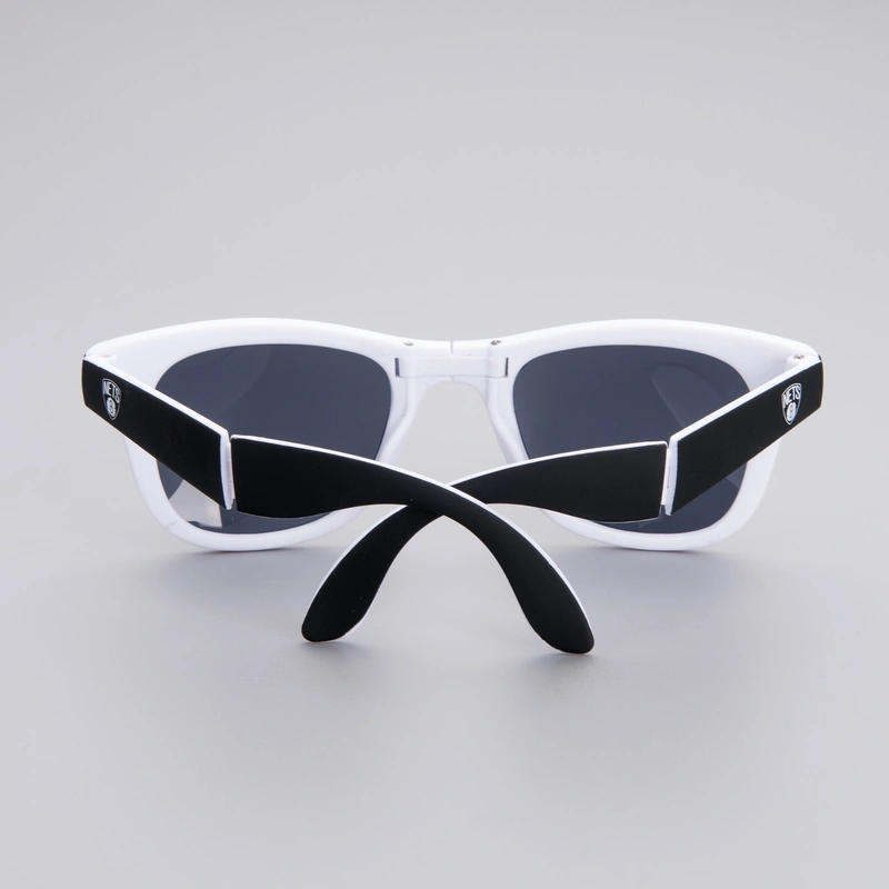 China Customized Folding Sunglasses With Logo 