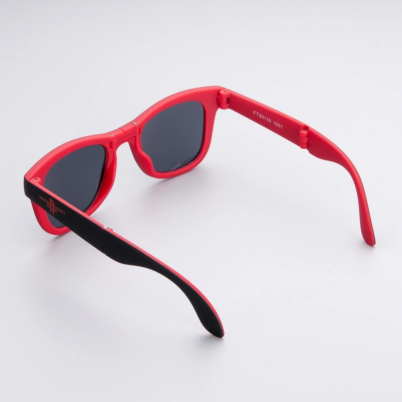 China Customized Folding Sunglasses With Logo 
