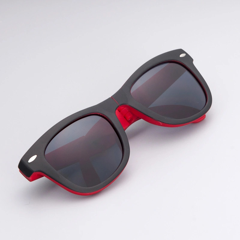 China Customized Folding Sunglasses With Logo 