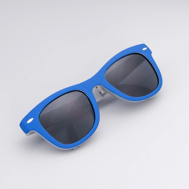 China Customized Folding Sunglasses With Logo 