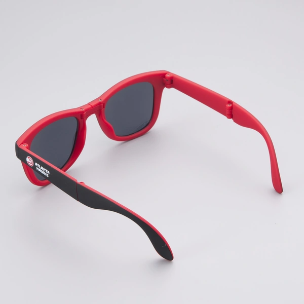 China Customized Folding Sunglasses With Logo 