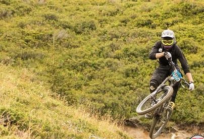 Hardtail or Full suspension? which one is better for your first MTB frame?