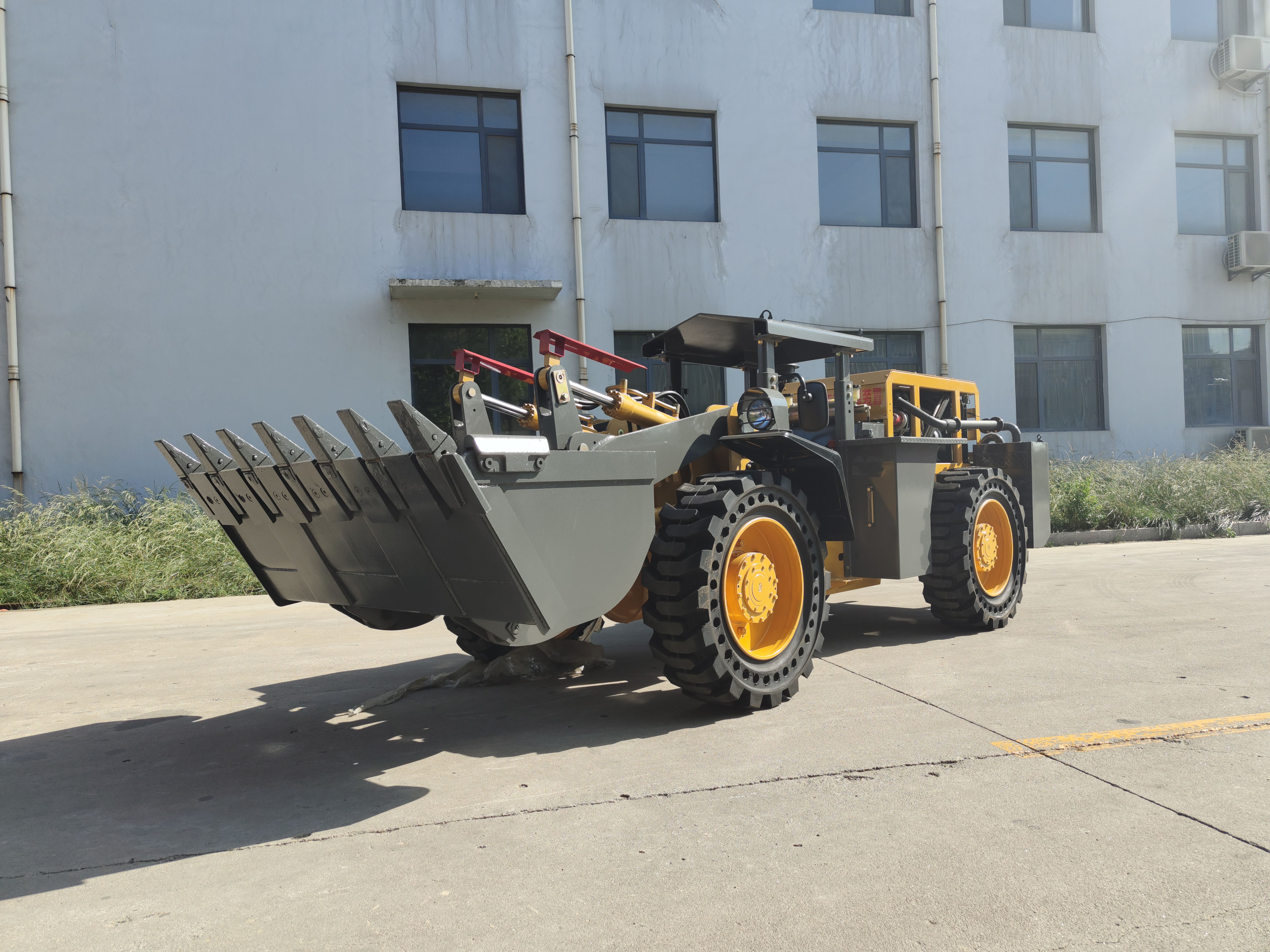 【希少 国産 】READYMADE Hydro150 軽量オールラウンダー Doosan Excavator Part, Dx300 Dx420 Doosan Excavator Radiator