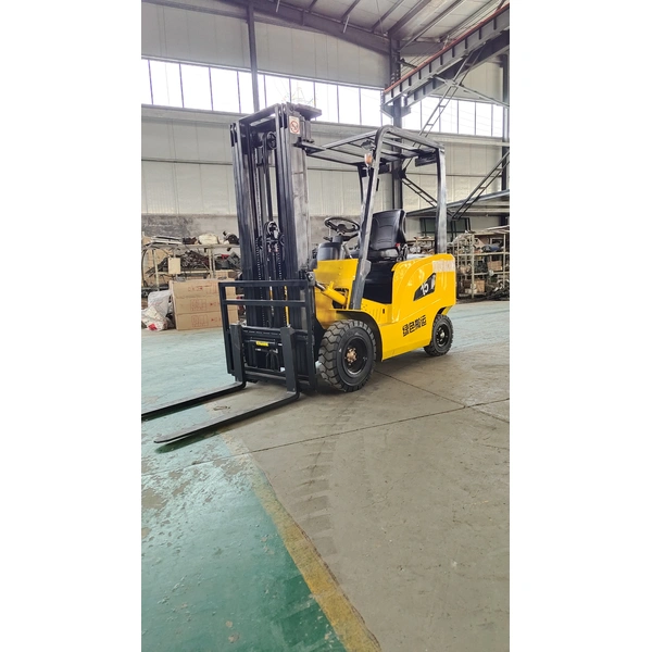 chariot élévateur électrique puissant à 4 roues