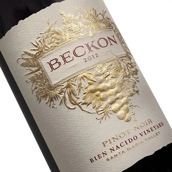 ملصقات نبيذ مخصصة ذات ملمس مميز - خيارات منقوشة، ورقائق معدنية، ومقاومة للأشعة فوق البنفسجية