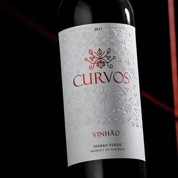 étiquettes de vin personnalisées – texturées, en aluminium, UV et plus d'options disponibles