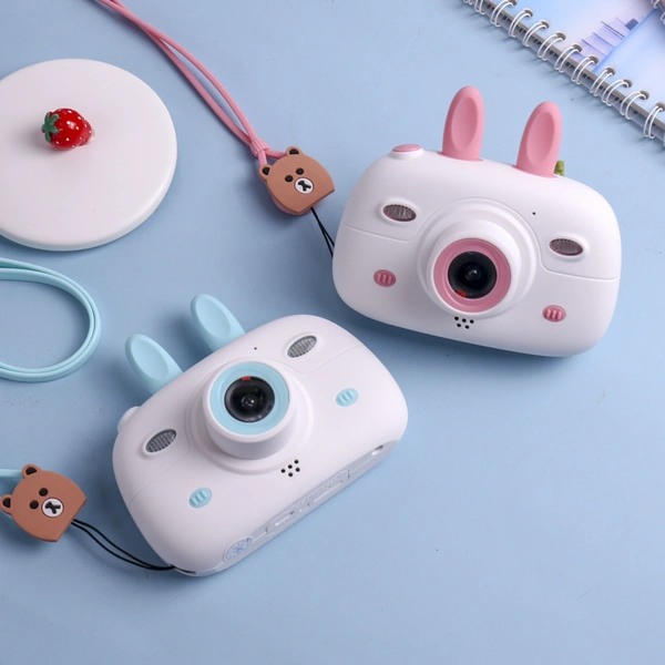 2.4 inch HD 1080P 600mAh 8MP selfie kids digital camera