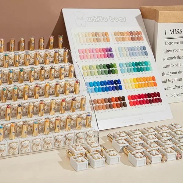 бесплатный набор гелевых лаков с логотипом для дизайна ногтей | zrkgel