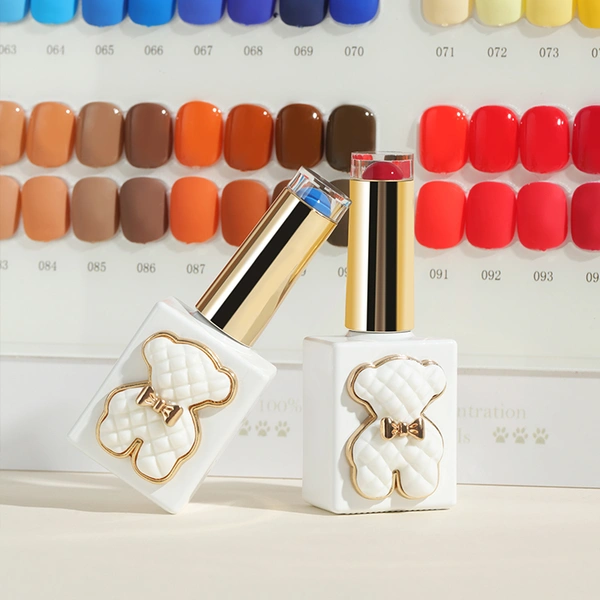 бесплатный набор гелевых лаков с логотипом для дизайна ногтей | zrkgel